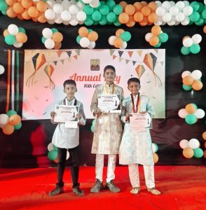 प्रेस एन्क्लेव्ह बुद्धिबळ स्पर्धा विजेते खेळाडू voice of eastern