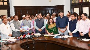 मुंबई महानगरपालिकेचा अर्थसंकल्प सादर करताना voice of eastern