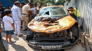 मेट्रो ४ मार्गिकेचा स्लॅब कोसळला. voice of eastern