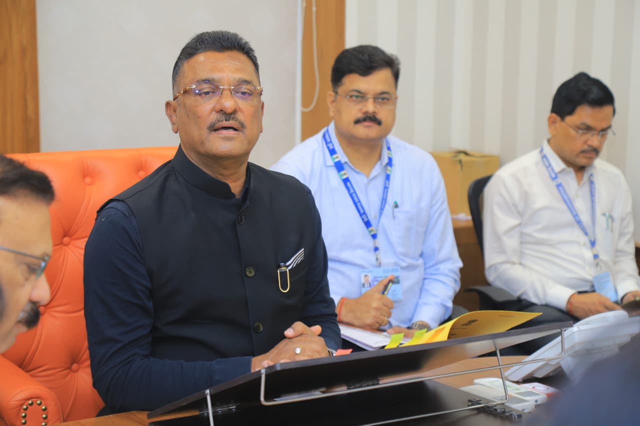 परिवहन मंत्री प्रताप सरनाईक voice of eastern