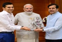 मोदी आणि लोढा - voice of eastern